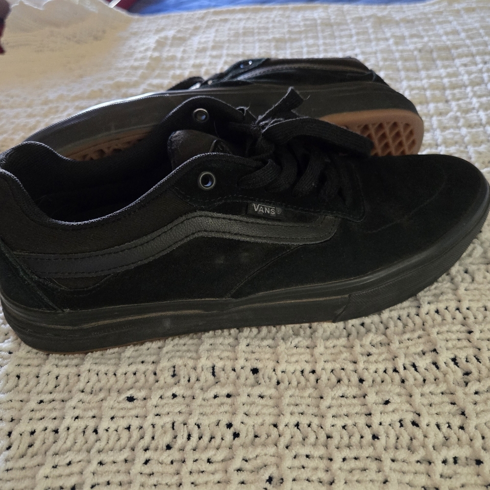 Vans Black Sneakers with Classic Design